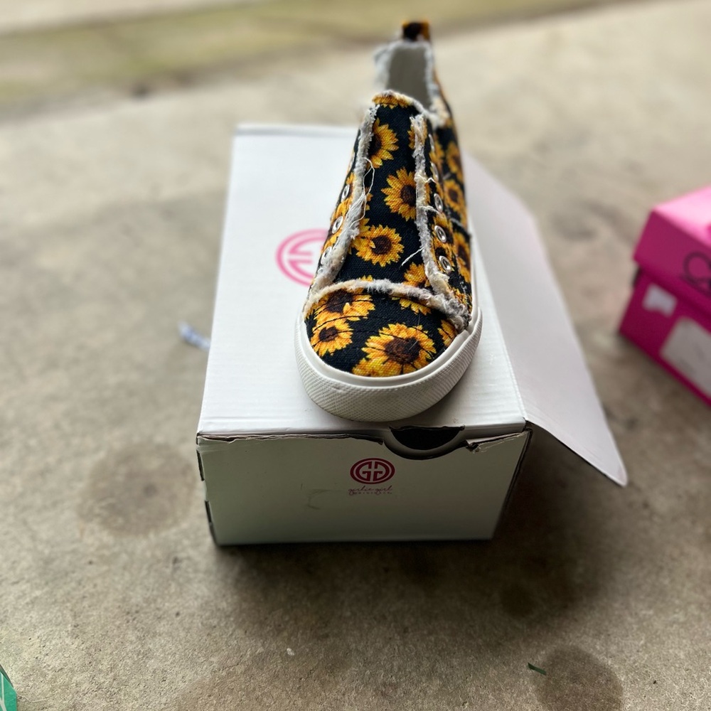 Black and Yellow Sneakers with Bold Design
